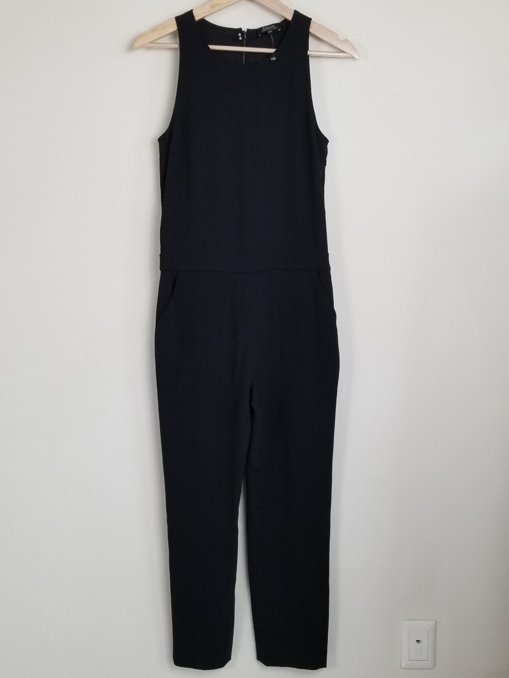 Aritzia Babaton Sleeveless Jumpsuit Size 00